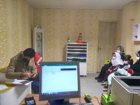 گزارش تصویری | طرح غربالگری اضطراب کودکان در همدان کلید خورد