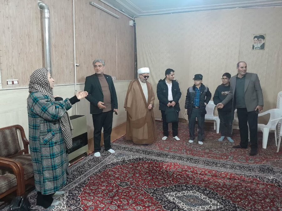 بازدید مدیرکل بهزیستی قم از کانون نابینایان جلوه امید قم