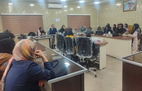 برگزاری جلسه جرات مندی وخودمراقبتی برای زنان سرپرست خانوار در بهزیستی شهرستان میاندوآب