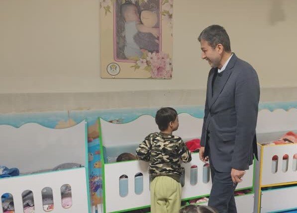 استاندار اصفهان از خانه کودک و نوجوان «آشیانه رحمت الهی» بازدید کرد