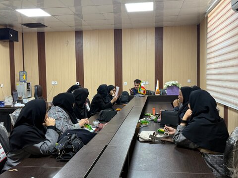 لامرد|جلسه هم‌اندیشی پویش «سلام محله» با حضور کارشناسان حوزه‌های تخصصی و مددکاران مراکز مثبت برگزار شد