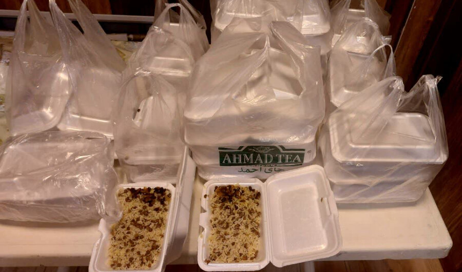 طالقان | به مناسبت گرامیداشت ولادت امام حسین (ع)/توزیع غذای نذری بین جامعه هدف محترم بهزیستی طالقان 
