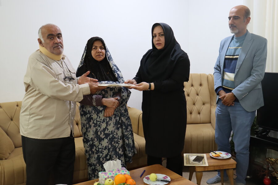 دیدار مدیرکل بهزیستی استان با جانباز سرافراز بهزیستی محمدعلی زنده‌بودی به مناسبت روز جانباز