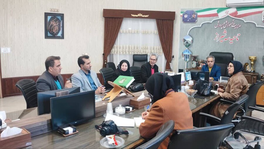 شیراز|رایزنی جانشین مدیر بهزیستی شیراز با رئیس آموزش پرورش ناحیه ۳ در خصوص اجرای بهینه طرح سلام
