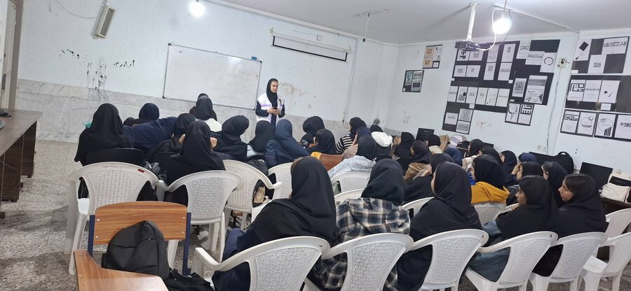 قیروکارزین|کارگاه آموزشی «پیشگیری از اقدام به خودکشی  » دردبیرستان دخترانه الزاهرابرگزار شد