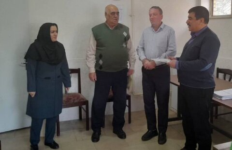 تقدیر از کارمند ایثارگر دفاع مقدس در بهزیستی میاندوآب