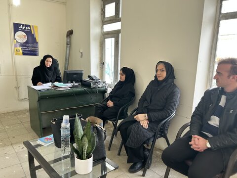 گرمی| بازدید کارشناس مسئول دفتر آسیب‌های اجتماعی و کارشناس مسئول فوریت‌های اجتماعی از جمعیت همیاران و اورژانس اجتماعی شهرستان گرمی