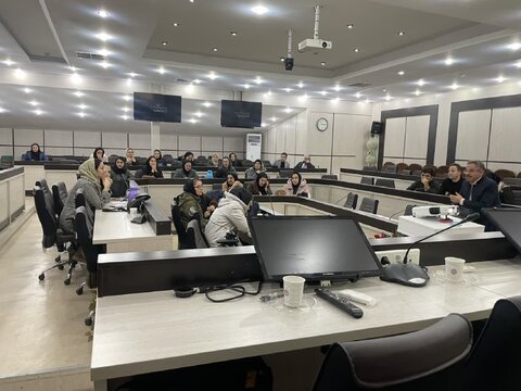 دومین نشست پیشگیری از آسیب‌های نوجوانی در بهزیستی سنندج برگزار شد