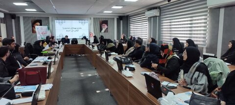 همدان آماده اجرای پویش «سلام محله»؛نشست تخصصی با حضور ۴۶ مدیر مراکز مثبت زندگی