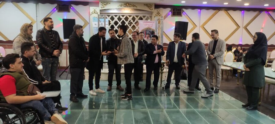 اسلامشهر| تجلیل از افتخارآفرینان دارای معلولیت  در عرصه فرهنگ و ورزش"