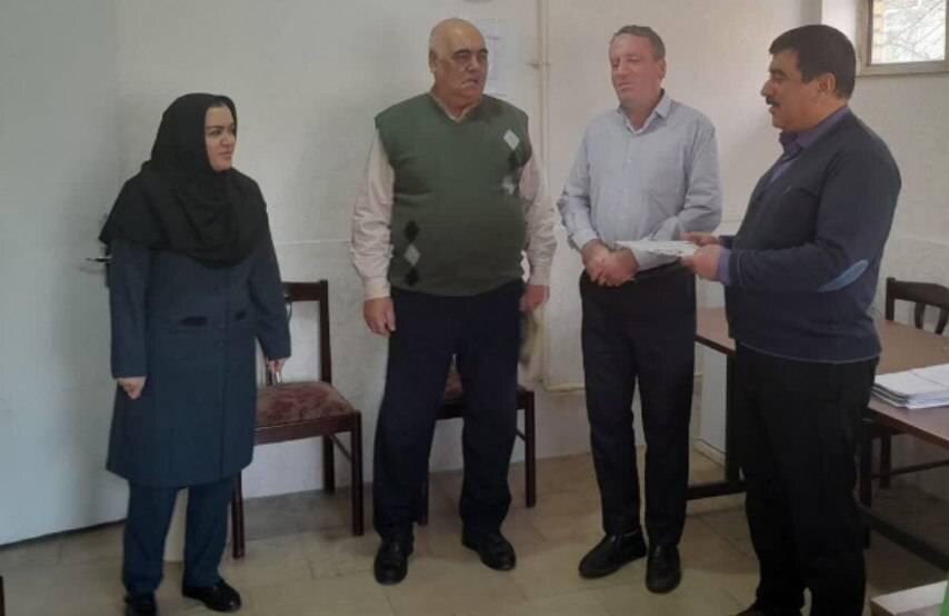 تقدیر از کارمند ایثارگر دفاع مقدس در بهزیستی میاندوآب