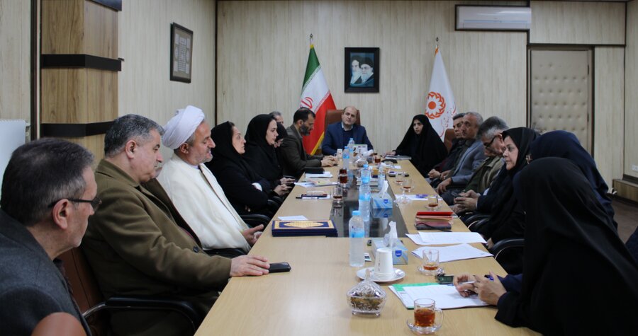 تجلیل مدیرکل بهزیستی گیلان از کارکنان جانباز بهزیستی گیلان