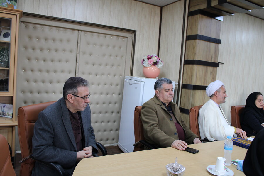 تجلیل مدیرکل بهزیستی گیلان از کارکنان جانباز بهزیستی گیلان