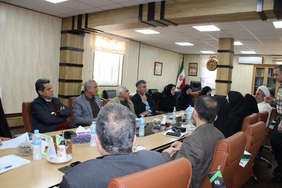 تجلیل مدیرکل بهزیستی گیلان از کارکنان جانباز بهزیستی گیلان