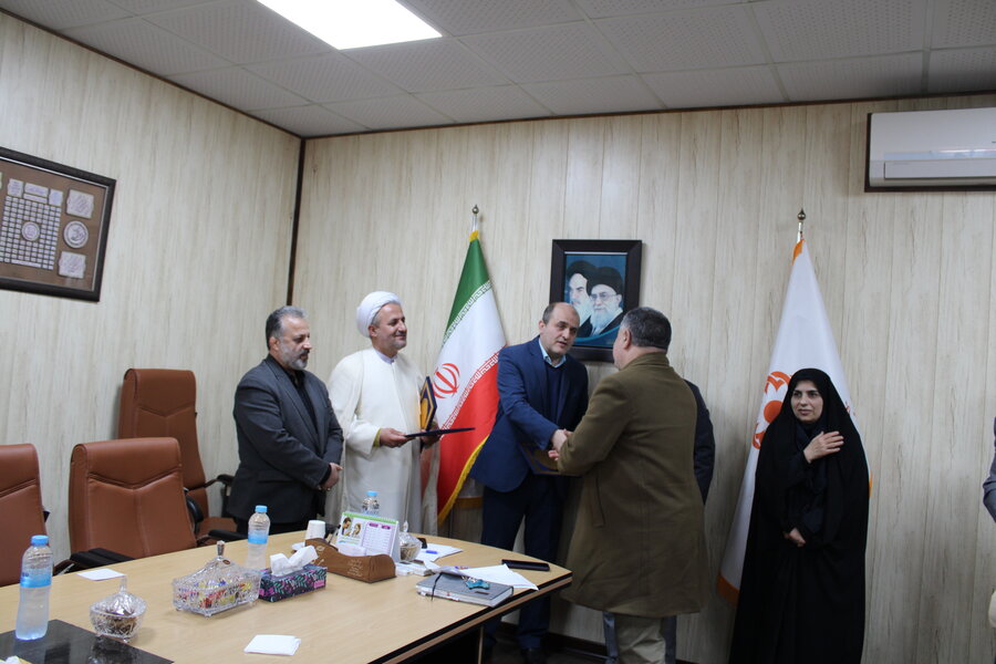 تجلیل مدیرکل بهزیستی گیلان از کارکنان جانباز بهزیستی گیلان