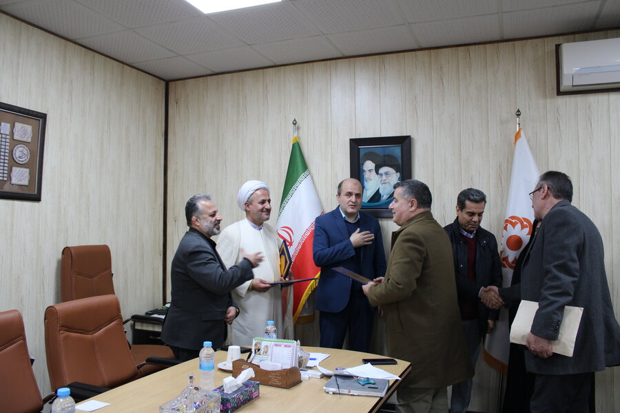 تجلیل مدیرکل بهزیستی گیلان از کارکنان جانباز بهزیستی گیلان