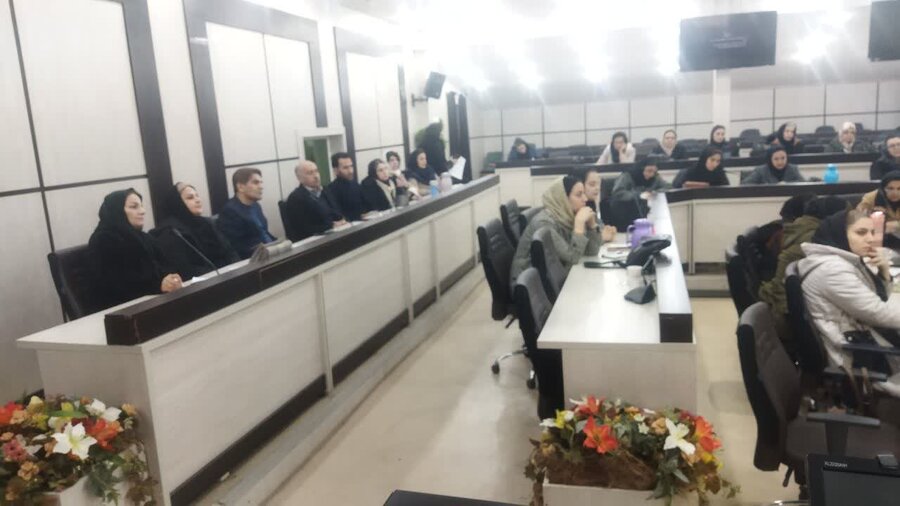 دومین نشست پیشگیری از آسیب‌های نوجوانی در بهزیستی سنندج برگزار شد
