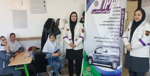 برگزاری کارگاه آموزشی آشنایی و راهکارهای مقابله با آسیب های فضای مجازی