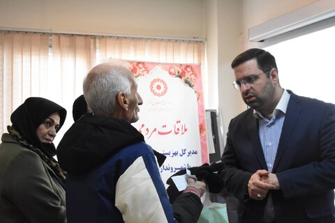 رسیدگی مستقیم مدیرکل بهزیستی استان تهران به مشکلات مددجویان در میز خدمت