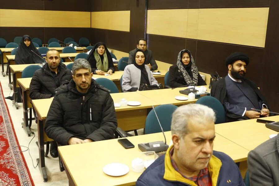 فیروزکوه| برگزاری جلسه هماهنگی و برنامه‌ریزی ایام‌الله دهه فجر با حضور مسئولان