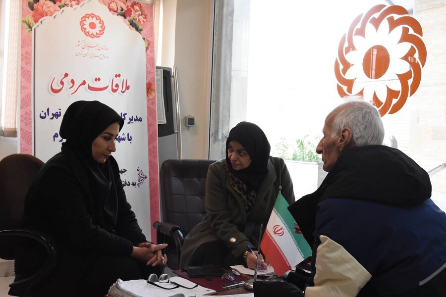 میز خدمت بهزیستی استان تهران با حضور محمد نصیری مدیرکل بهزیستی استان تهران برگزار شد و در جریان آن، مشکلات و درخواست‌های مددجویان به‌صورت مستقیم بررسی و پیگیری شد.