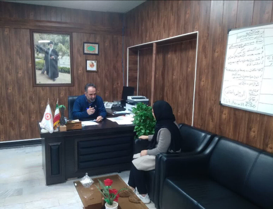 در راستای طرح تکریم ارباب رجوع ؛اشتهارد | ملاقات رئیس اداره بهزیستی شهرستان اشتهارد با جامعه هدف محترم