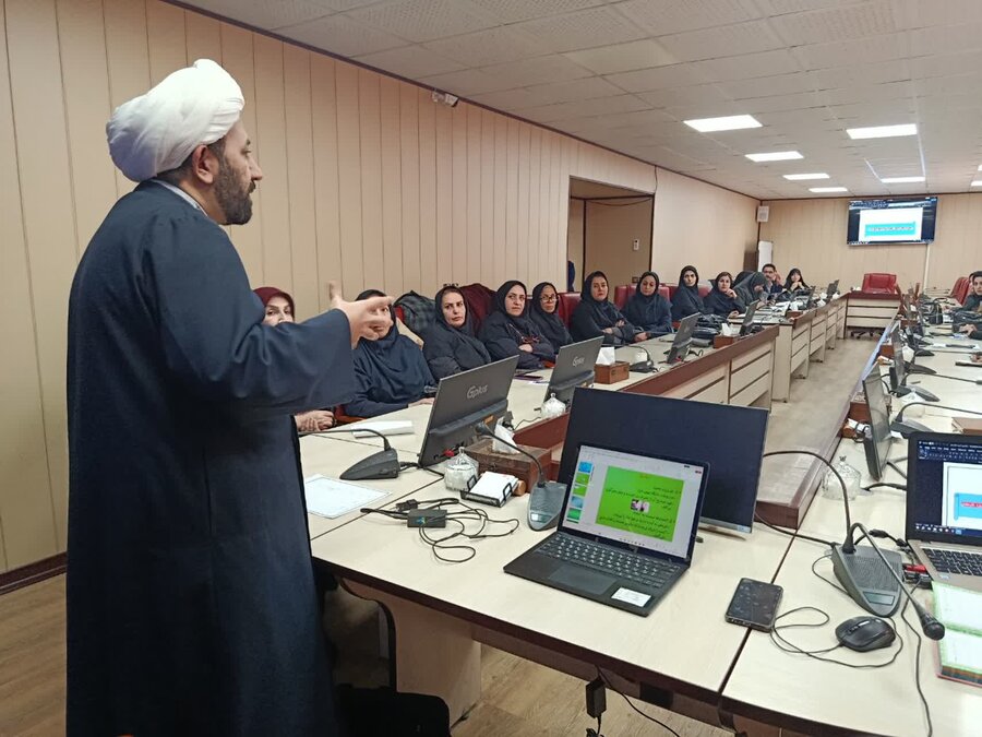 دوره آموزشی «خانواده منتظر و تربیت مهدوی» ویژه پرسنل بهزیستی استان البرز برگزار شد