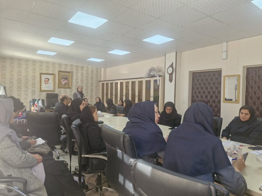 کرج | جلسه هم‌ فکری اجرای طرح «سلام محله» با حضور ۲۲ مرکز مثبت زندگی برگزار شد