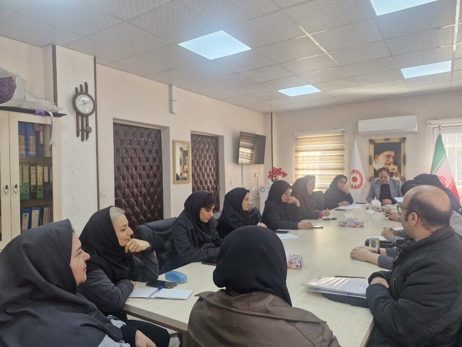 کرج | جلسه هم‌ فکری اجرای طرح «سلام محله» با حضور ۲۲ مرکز مثبت زندگی برگزار شد