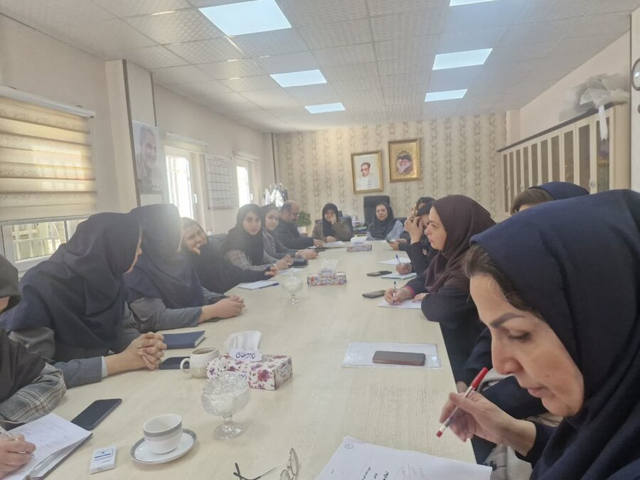 کرج | جلسه هم‌ فکری اجرای طرح «سلام محله» با حضور ۲۲ مرکز مثبت زندگی برگزار شد