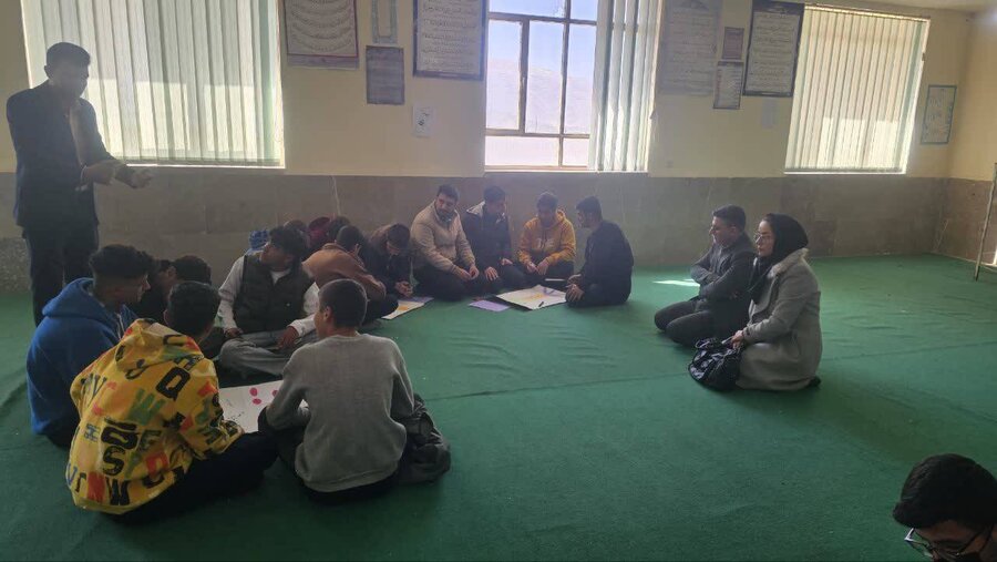 فیروزآباد|بازدید سرپرست بهزیستی فیروزآباد از طرح مشارکت اجتماعی نوجوانان (مانا) در مدارس روستای جایدشت