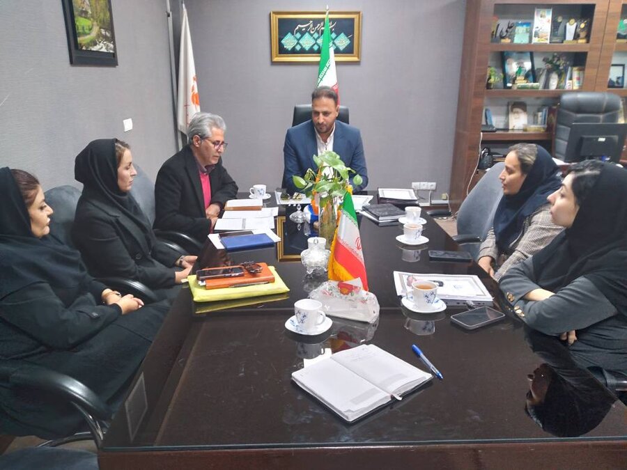 شیراز| جلسه مدیر بهزیستی شیراز با مراکز مثبت زندگی مجری طرح آمبلیوپی