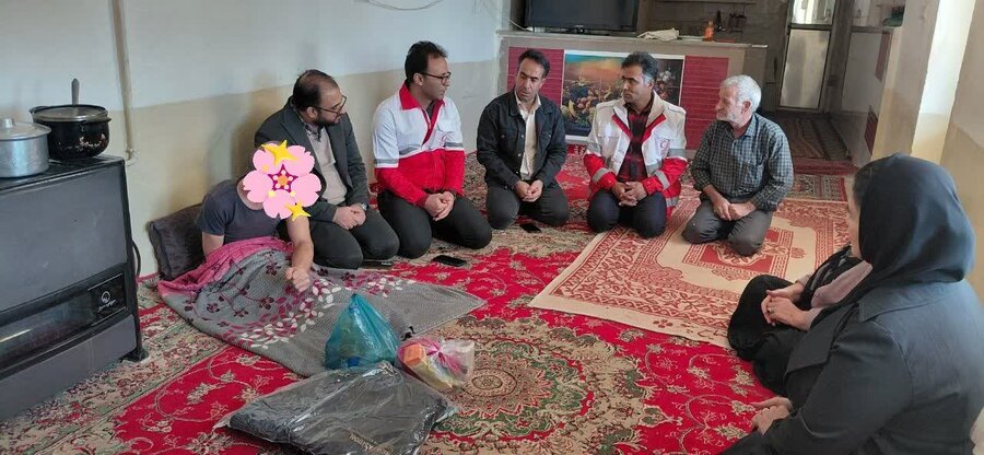 بازدید رئیس بهزیستی بهار از منزل مددجوی ضایعه نخاعی