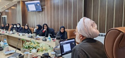 کلاس آموزشی ۱۲ ساعته مصوبه کشوری با موضوع «خانواده منتظر و تربیت مهدوی» برگزار شد