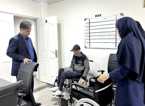 ملارد |  توزیع ویلچر میان توانخواهان تحت پوشش بهزیستی