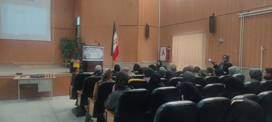 نظارت تخصصی بهزیستی همدان بر کارگاه کنترل خشم در تویسرکان