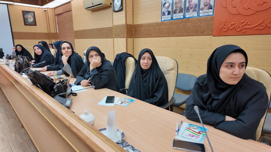 برگزاری دوره آموزشی خودمراقبتی و تابآوری اجتماعی برای بانوان شاغل در بهزیستی قم