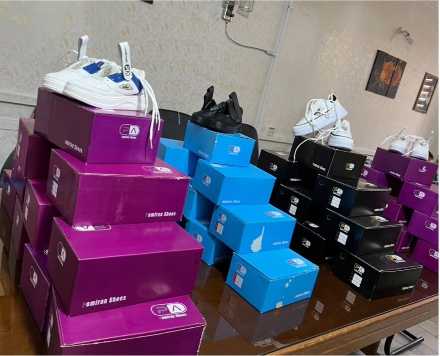 قدم های گرم خیرین برای کودکان بهزیستی در روزه های سرد زمستانی