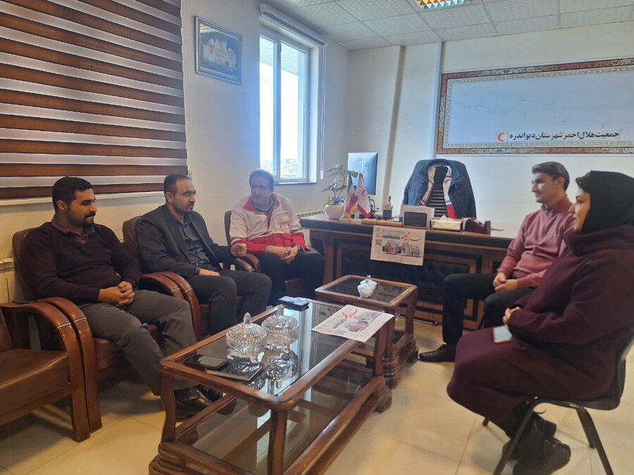 همکاری بهزیستی و هلال‌احمر دیواندره برای اجرای پویش «سلام محله»
