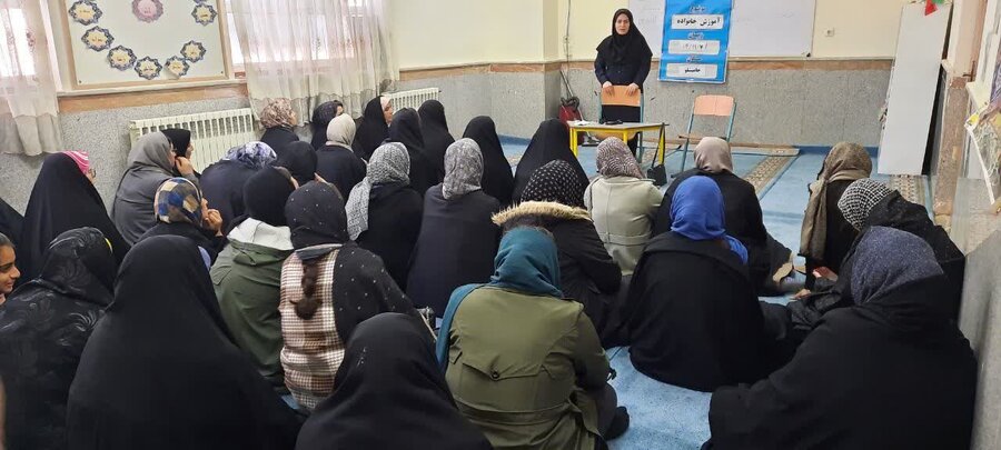 برگزاری کارگاه آموزشی فرزندپروری در روستای جامیشلو با هدف توانمندسازی خانواده‌ها