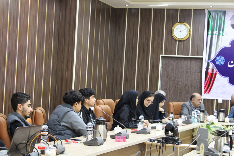 تجلیل از دانش آموزان نخبه تحت پوشش بهزیستی گیلان