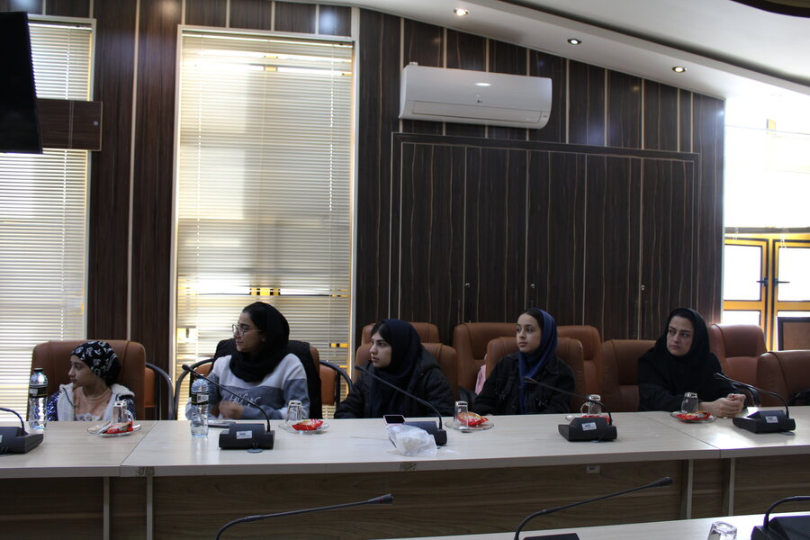 تجلیل از دانش آموزان نخبه تحت پوشش بهزیستی گیلان