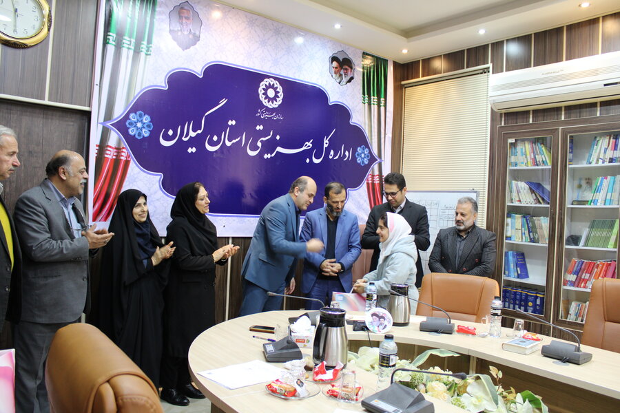 تجلیل از دانش آموزان نخبه تحت پوشش بهزیستی گیلان