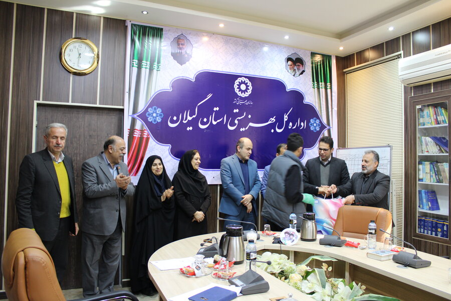 تجلیل از دانش آموزان نخبه تحت پوشش بهزیستی گیلان