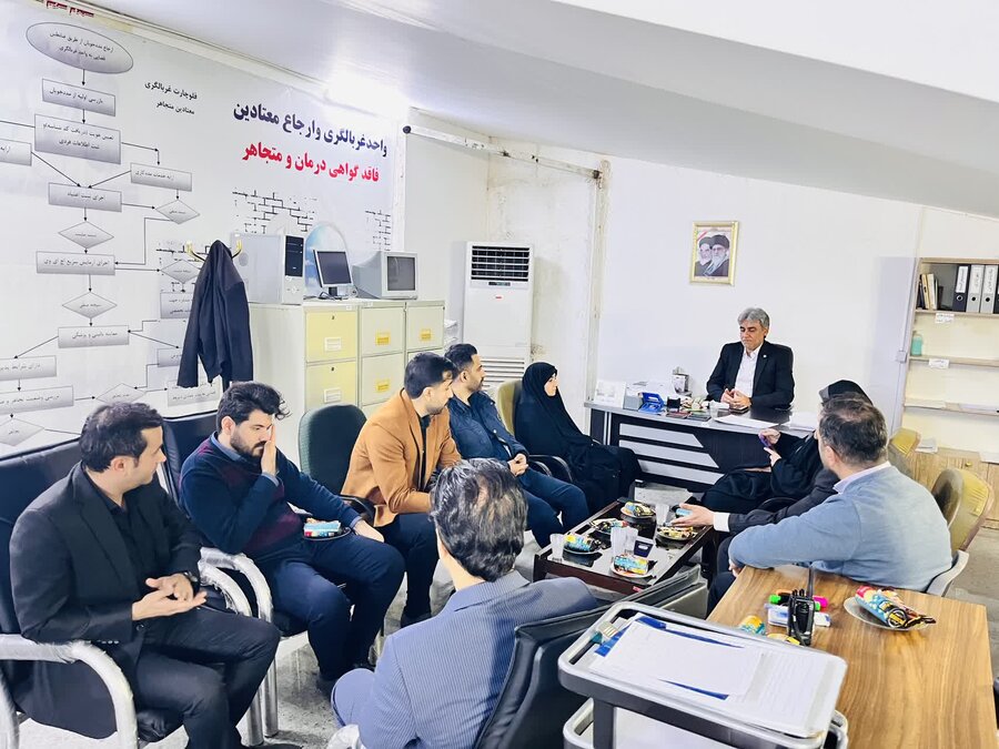 آغاز بکار ون سنتر قم با تحویل ون جدید