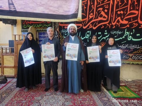 اقلید|توزیع بروشور پویش سلامت اجتماعی محله محوردر محل برگزاری نماز جمعه