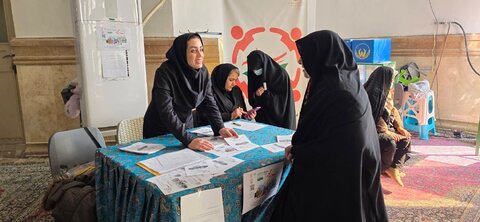 شهر قدس | برپایی میز خدمت بهزیستی شهرستان در نماز جمعه و معرفی پویش «سلام محله»