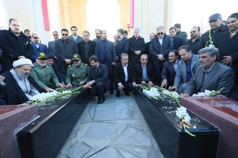 گزارش تصویری | آئین غبارروبی و گلباران مزار شهدای همدان