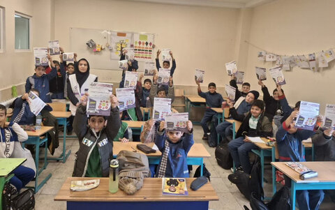 ساوجبلاغ | حضور کارشناسان اورژانس اجتماعی در مدرسه شهید نورعلی بابایی با هدف آگاه‌سازی دانش‌آموزان مناطق کم‌برخوردار