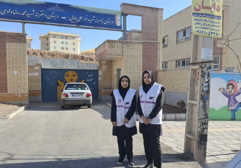 ساوجبلاغ | حضور کارشناسان اورژانس اجتماعی در مدرسه شهید نورعلی بابایی با هدف آگاه‌سازی دانش‌آموزان مناطق کم‌برخوردار